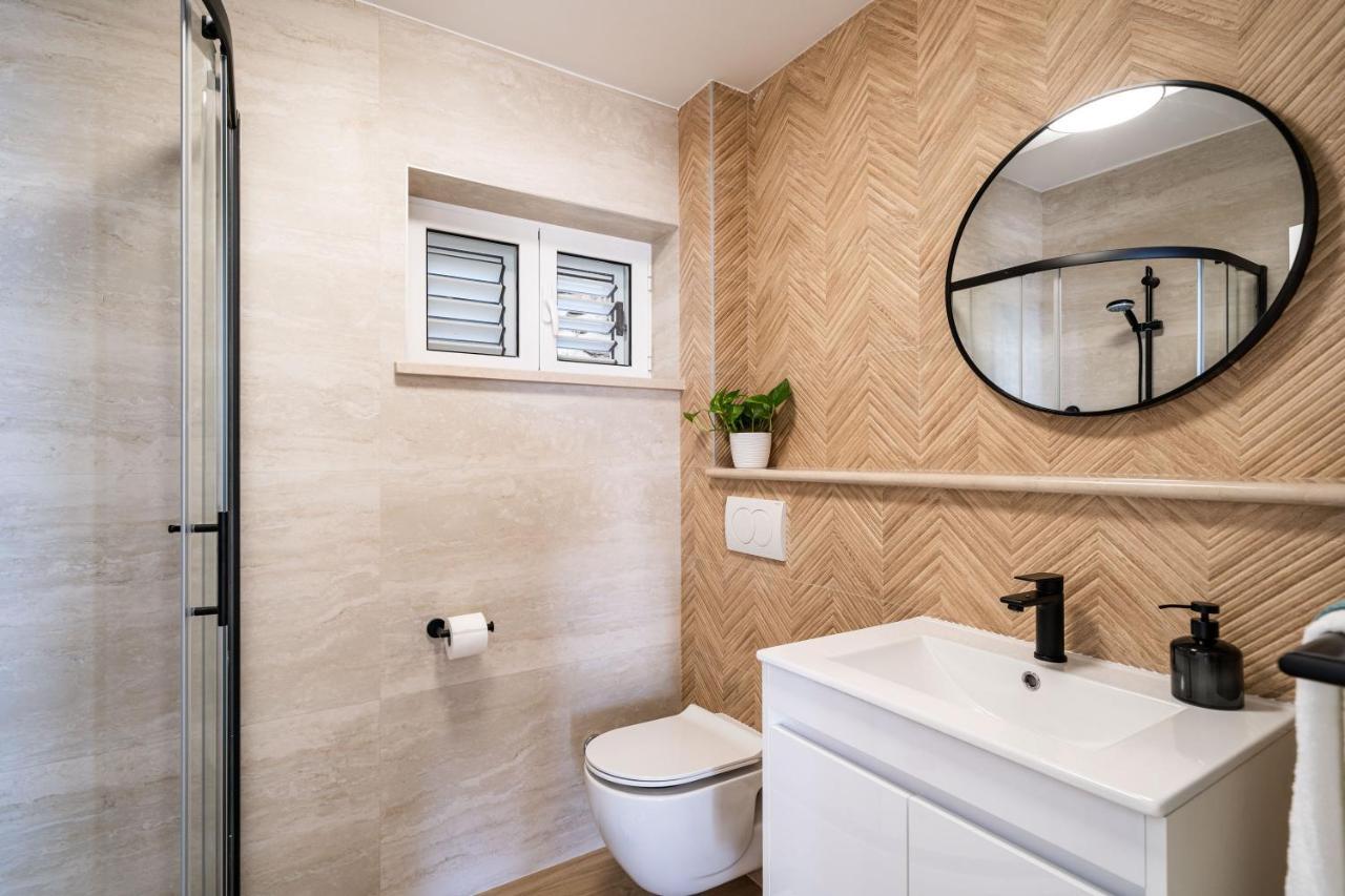 Apartments Nina & Paula - Apartment Nina Stikovica Ngoại thất bức ảnh